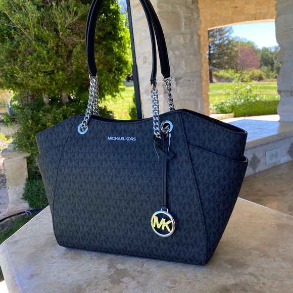 Michael kors jet set chain signature shoulder bag